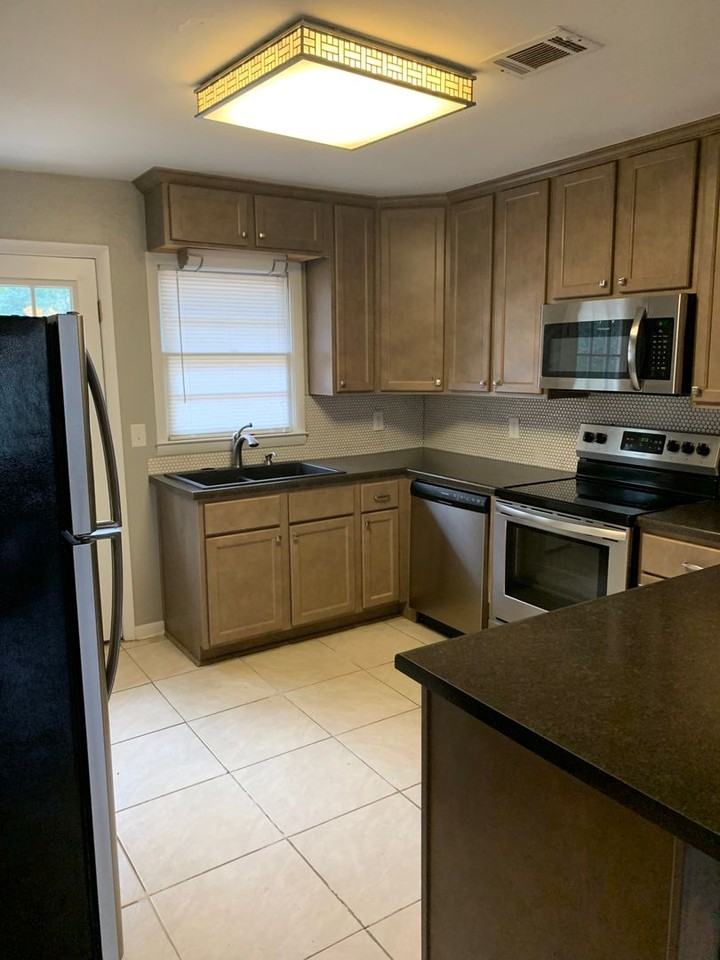 138 Cone St - Photo 2 of 8