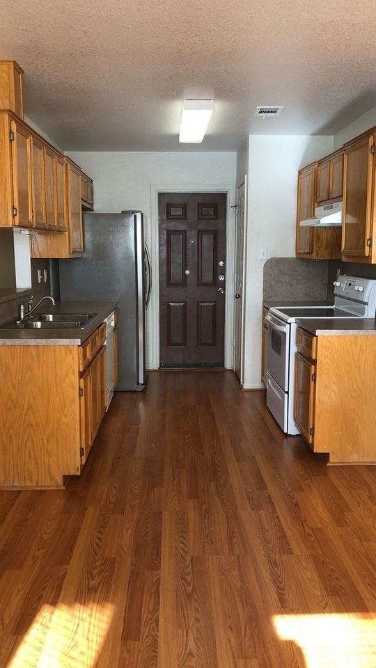 4604 Hondo Dr - Photo 3 of 25