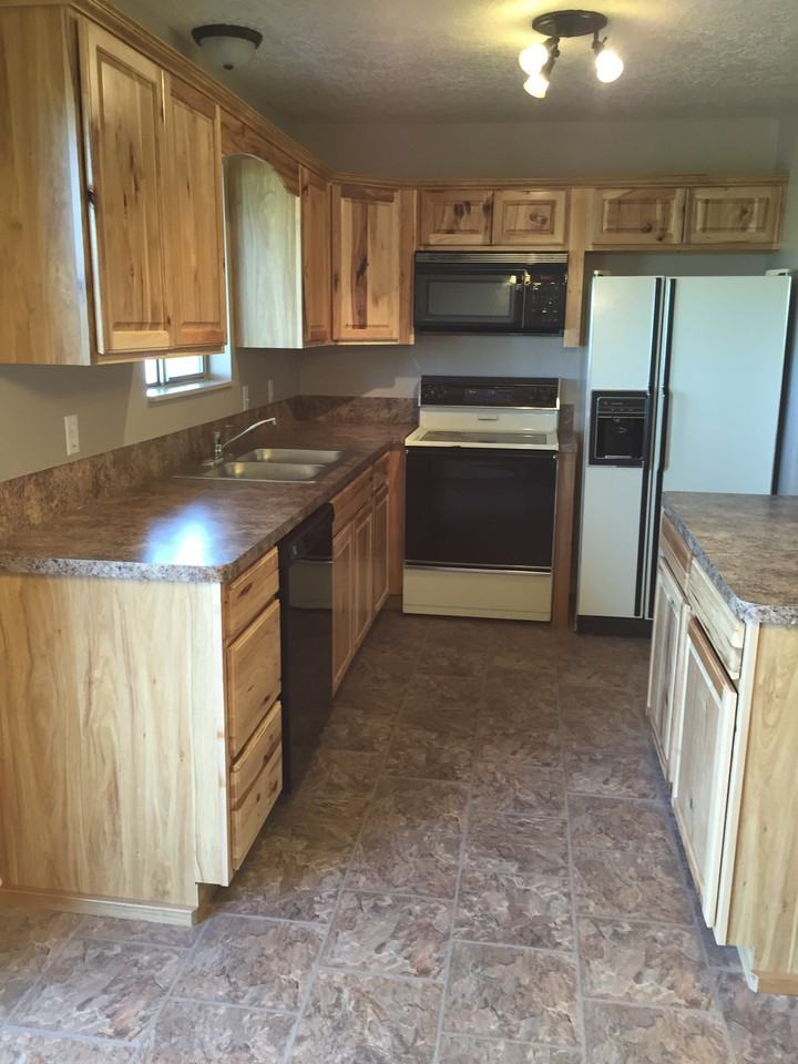 2215 Sykes Dr - Photo 3 of 13