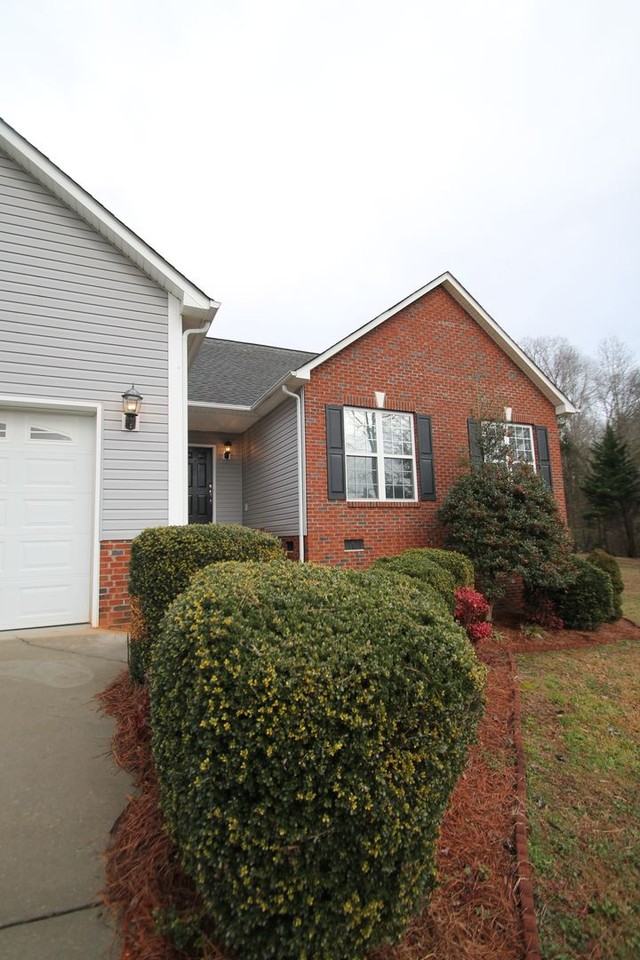 1830 Country Manor Ln - Photo 2 of 49