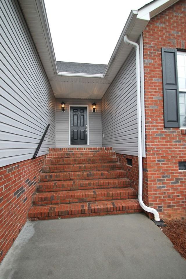 1830 Country Manor Ln - Photo 3 of 49