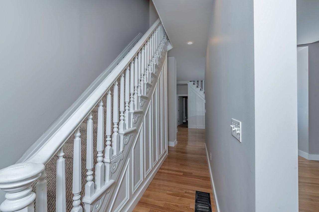 2213 Carey Way - Photo 4 of 21