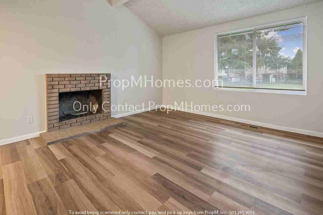 2735 Ne Grant St - Photo 2 of 22