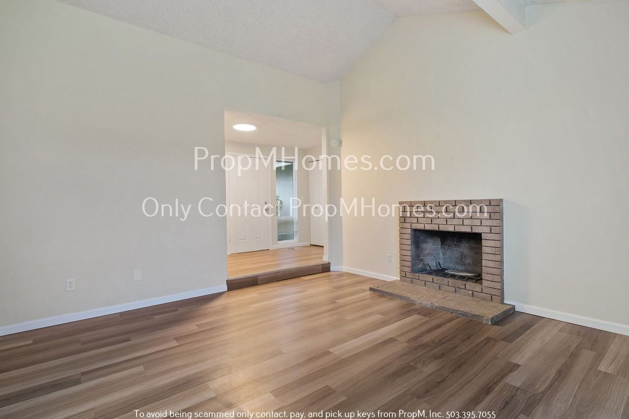 2735 Ne Grant St - Photo 3 of 22