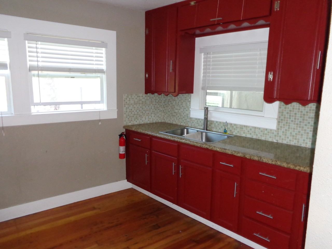 537 Reeves Avenue #1 - Photo 6 of 8