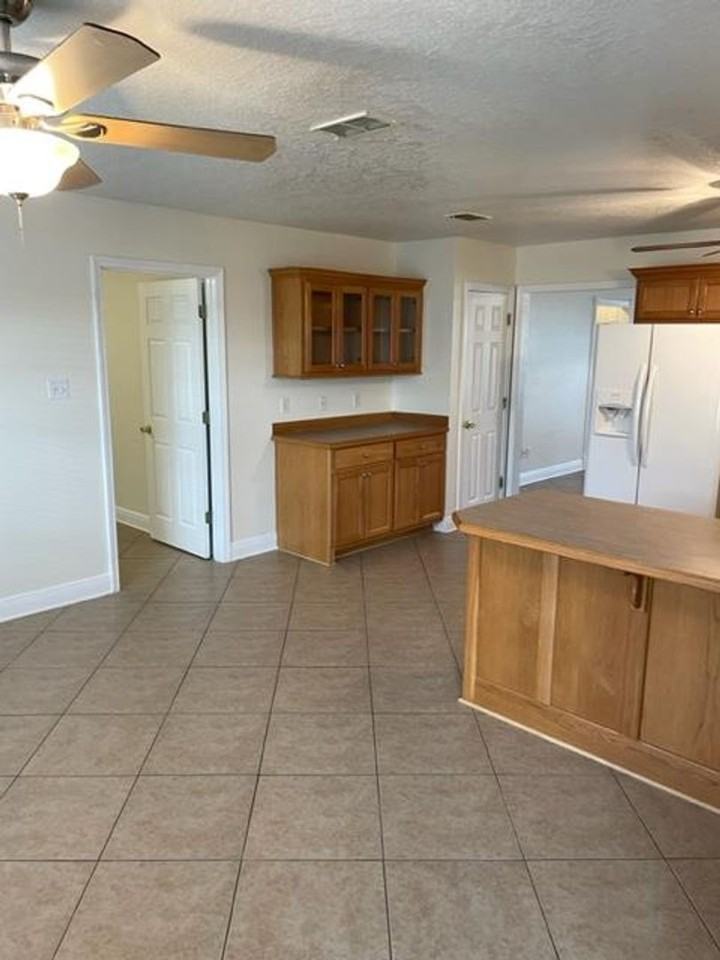 10399 3rd Ave - Photo 4 of 24