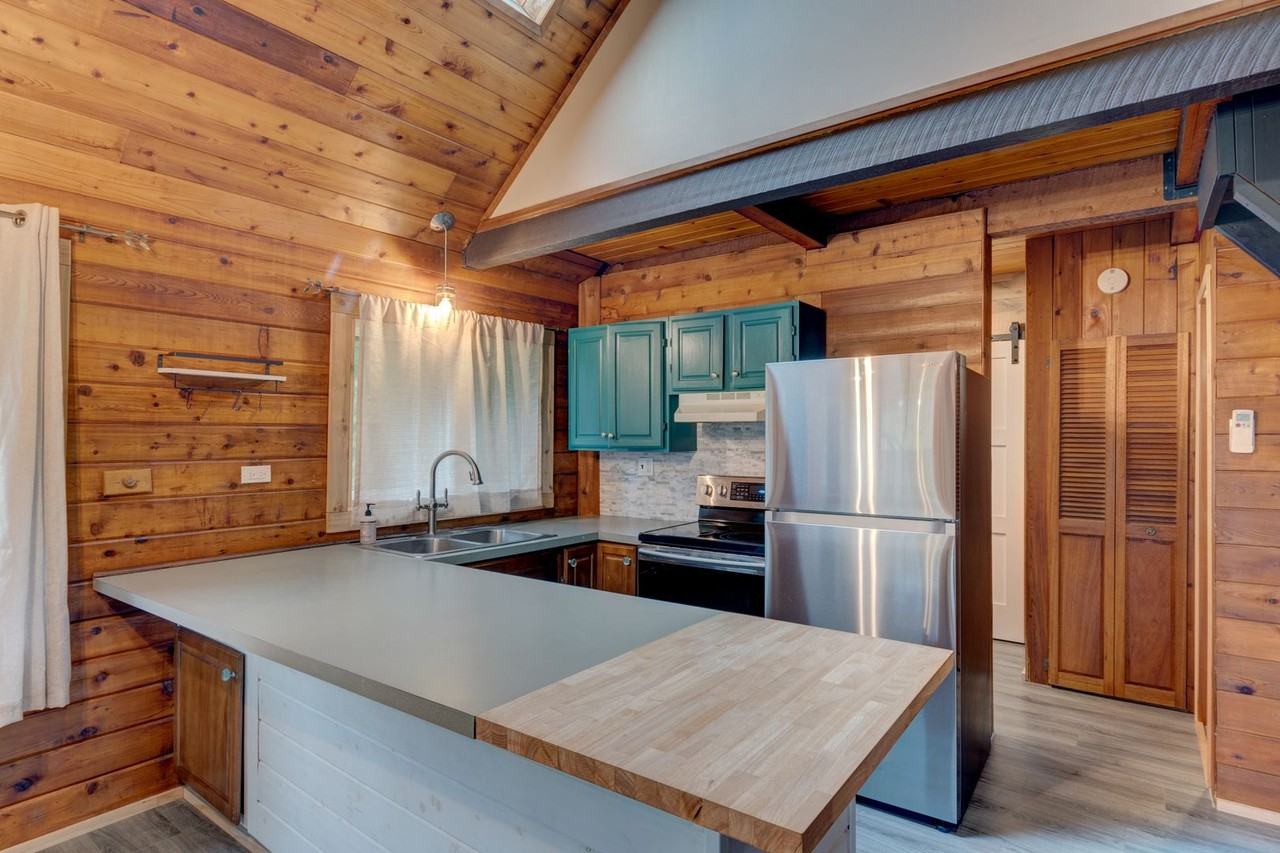 502 Ocean View Dr - Photo 3 of 19