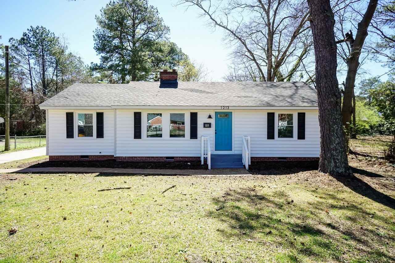 1213 Tarboro St - Photo 2 of 23
