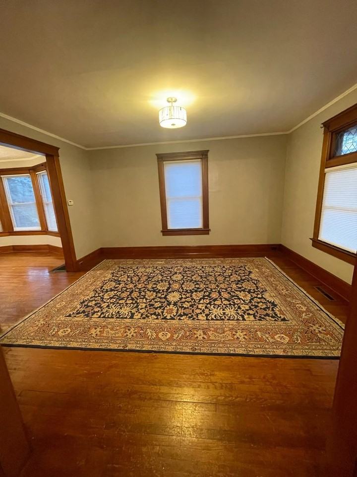 712 South Main Street - Photo 6 of 28