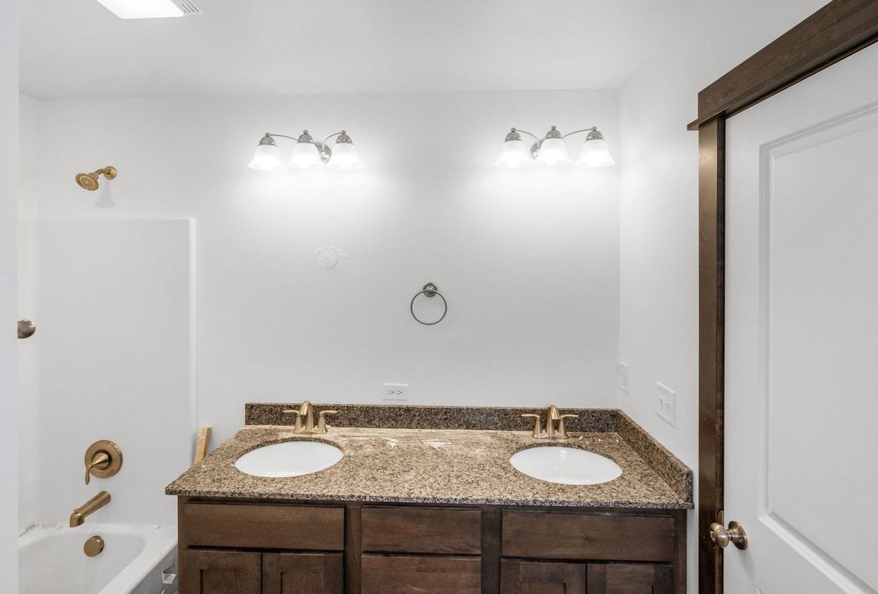 708 Black Diamond Street - Photo 5 of 15