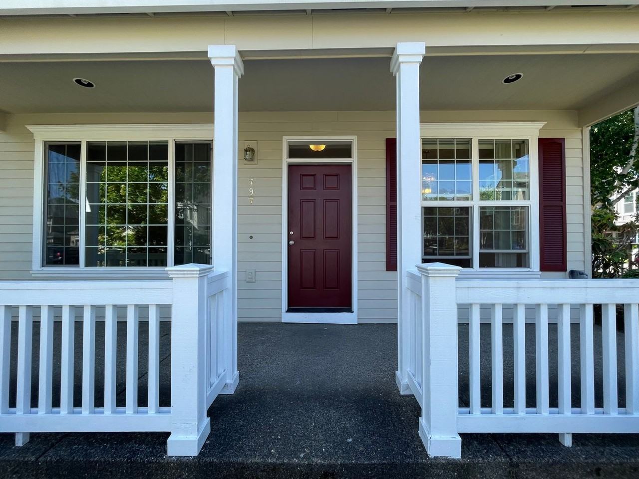 797 Ne 63rd Ave - Photo 3 of 36