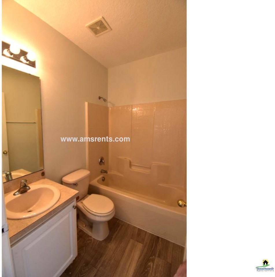 553 Hummingbird Ct - Photo 4 of 15