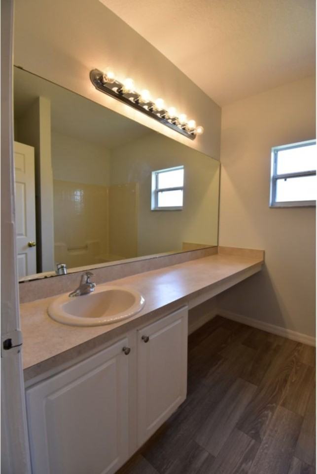 553 Hummingbird Ct - Photo 5 of 15