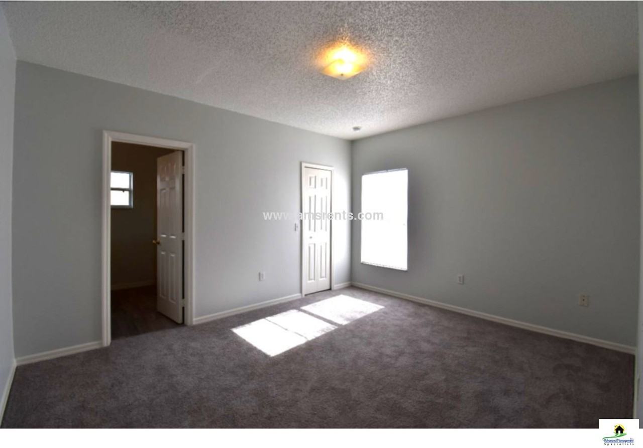 553 Hummingbird Ct - Photo 7 of 15