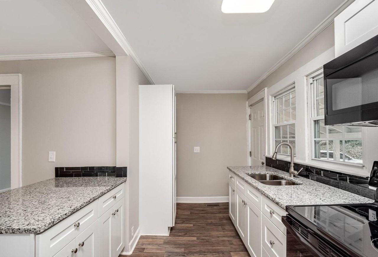 721 Broad St - Photo 3 of 15
