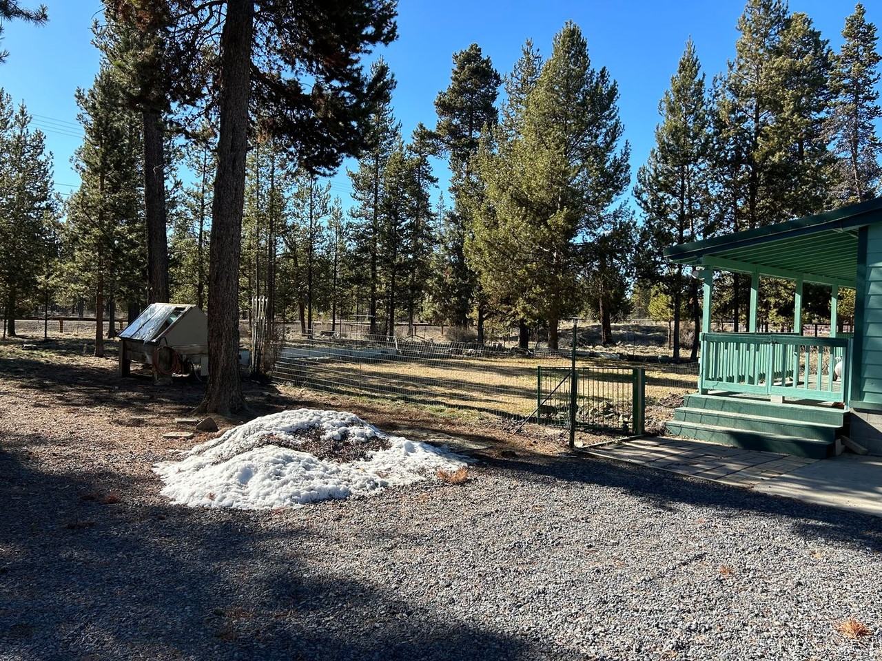 52405 Antler Ln - Photo 2 of 46