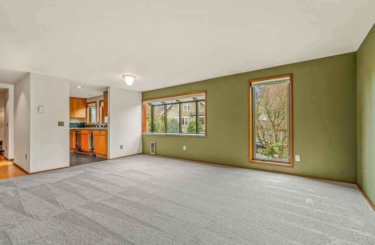 2101 Nob Hill Ave N - Photo 5 of 17