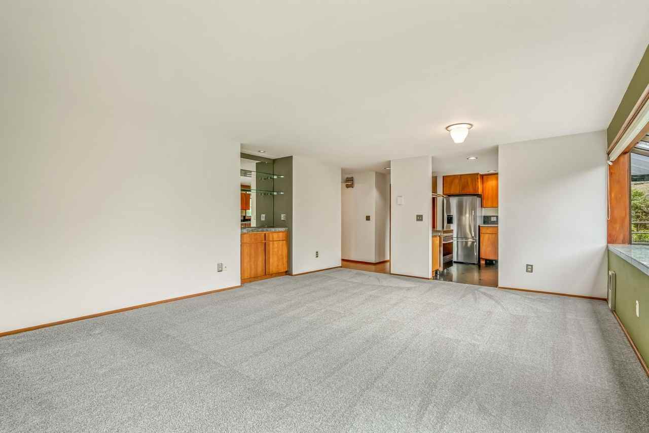 2101 Nob Hill Ave N - Photo 6 of 17