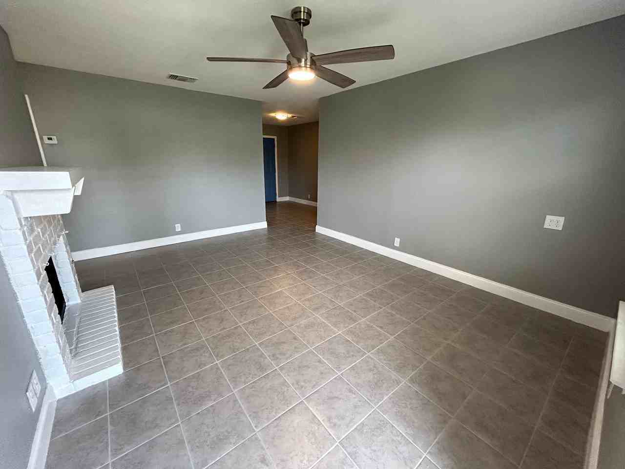 9414 Cliff Way St - Photo 3 of 24