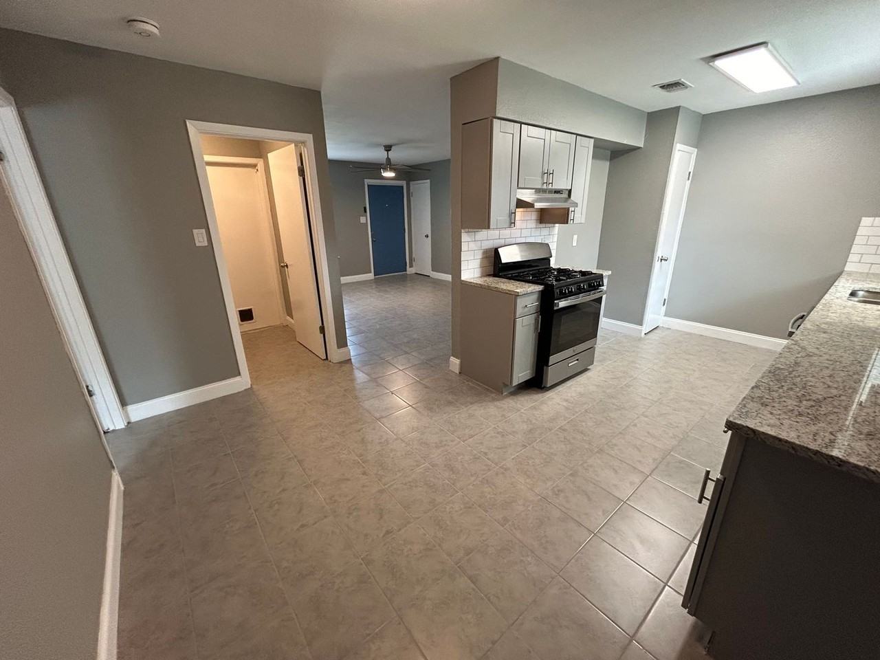 9414 Cliff Way St - Photo 7 of 24