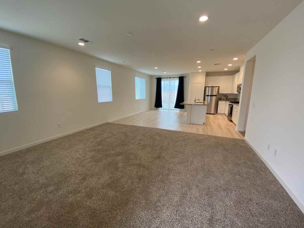 3627 Santa Monica Ct - Photo 5 of 16