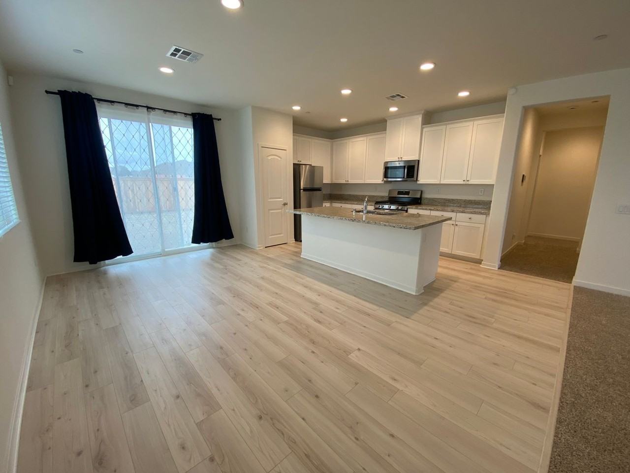 3627 Santa Monica Ct - Photo 6 of 16