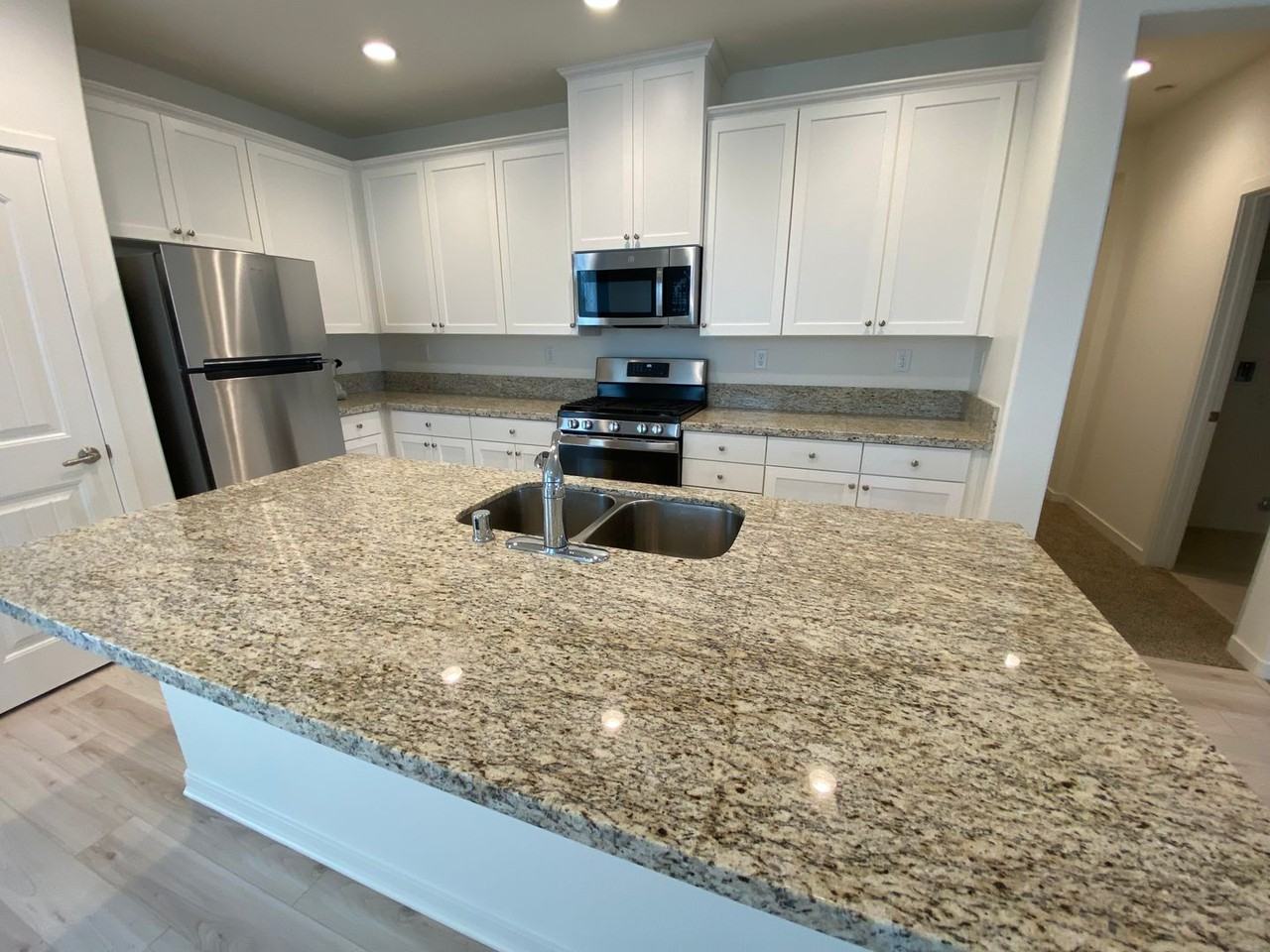 3627 Santa Monica Ct - Photo 7 of 16