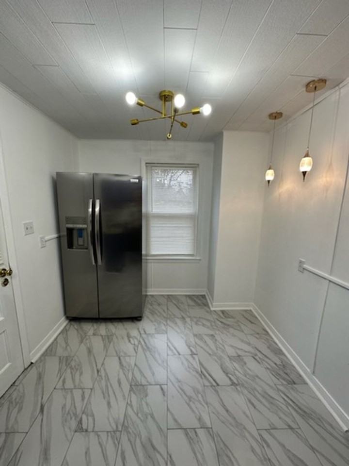 1411 Glen Moore Cir - Photo 3 of 24