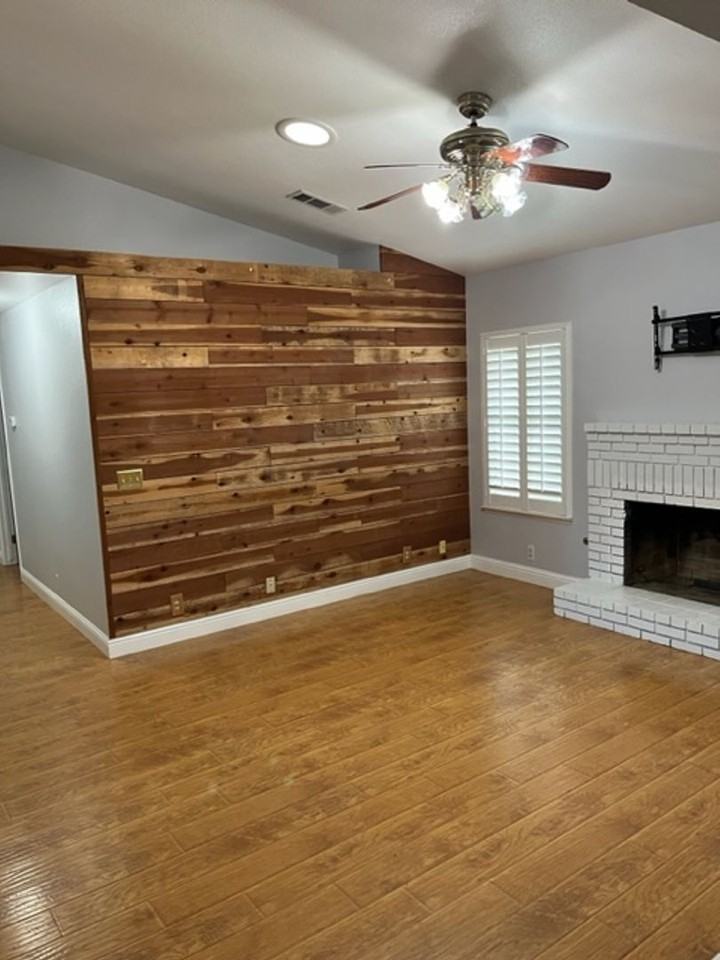 2289 Fernwood Dr - Photo 3 of 14