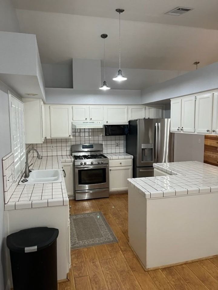 2289 Fernwood Dr - Photo 6 of 14