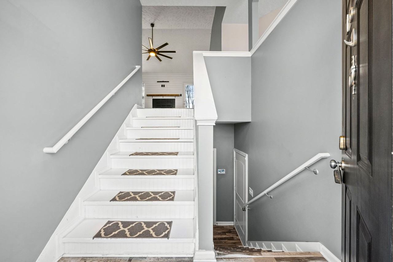 1692 Parkside Dr - Photo 3 of 42