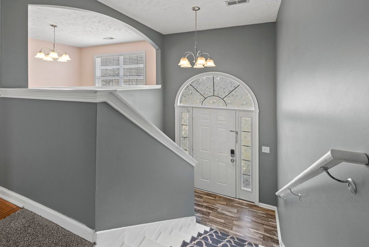 1692 Parkside Dr - Photo 4 of 42