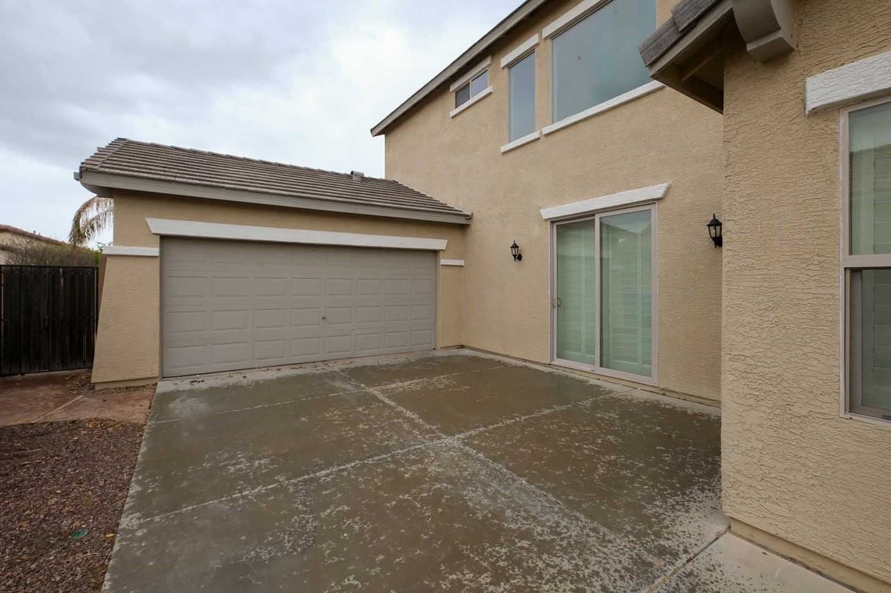 935 E Runaway Bay Pl - Photo 7 of 40