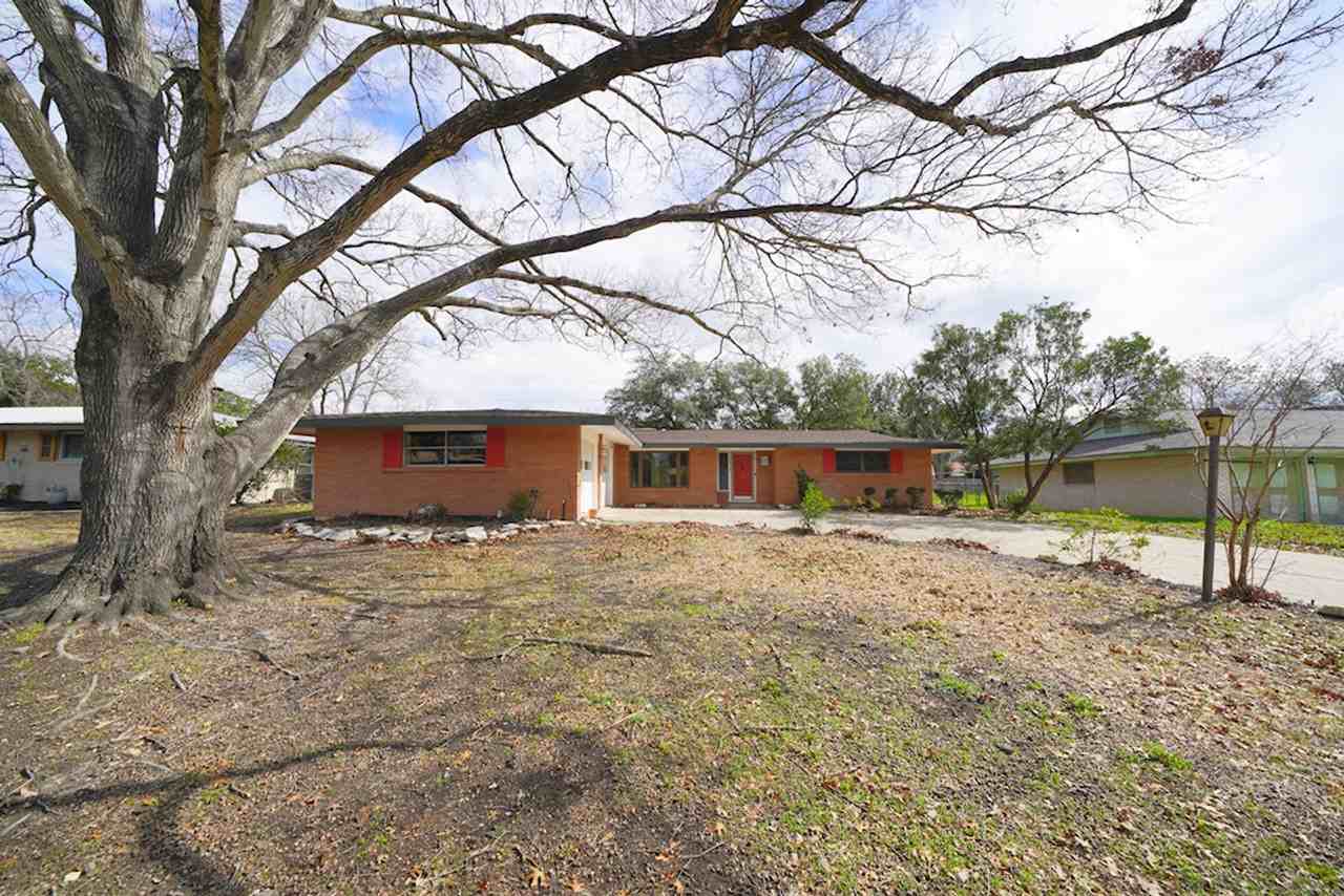 5614 Cleardrift Dr - Photo 2 of 50