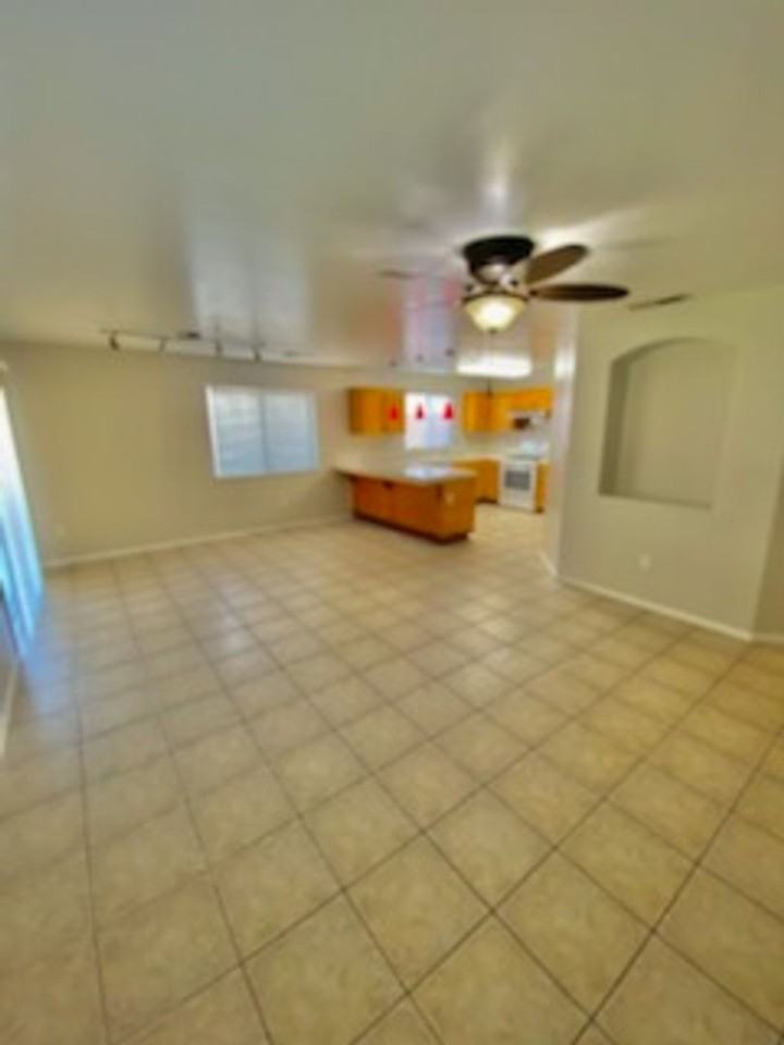 9505 Chatfield Ct - Photo 4 of 16
