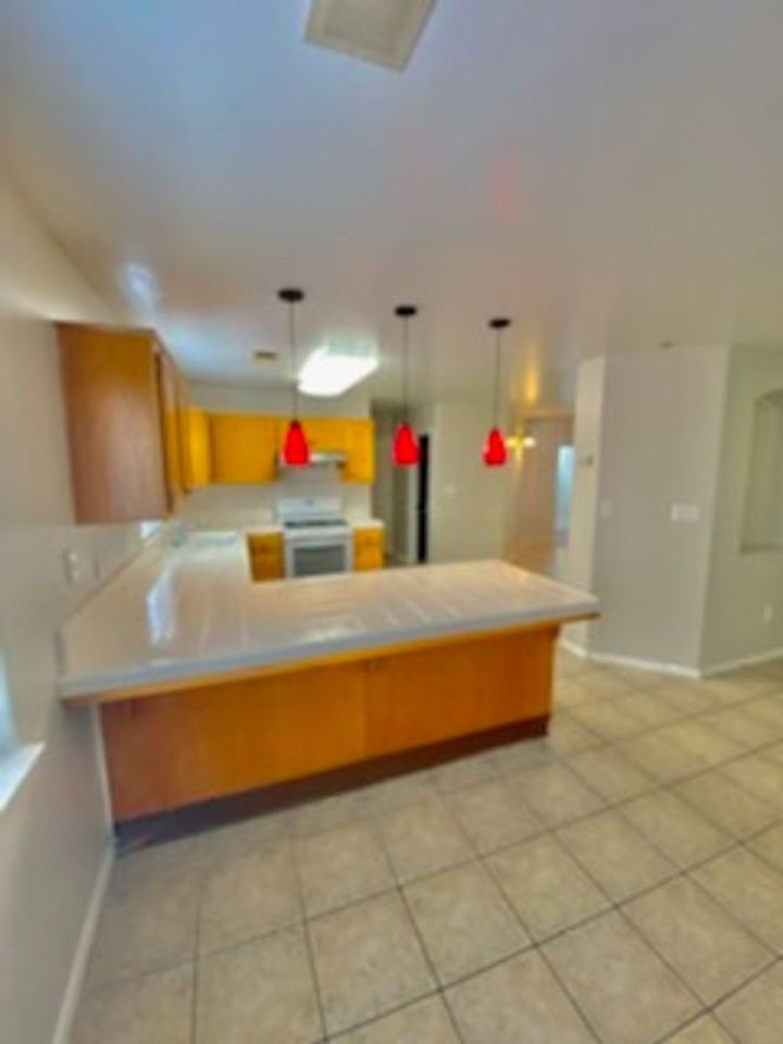 9505 Chatfield Ct - Photo 5 of 16