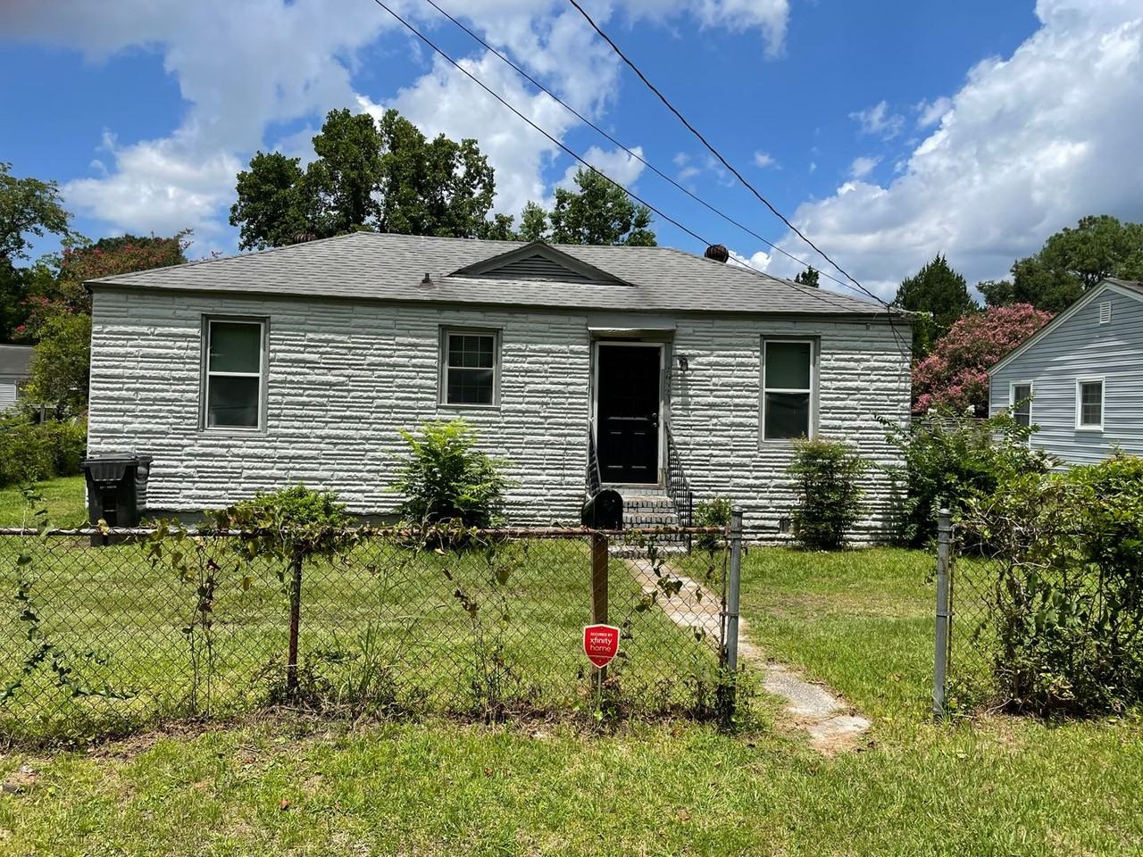 2652 Lawrence St - Photo 2 of 6
