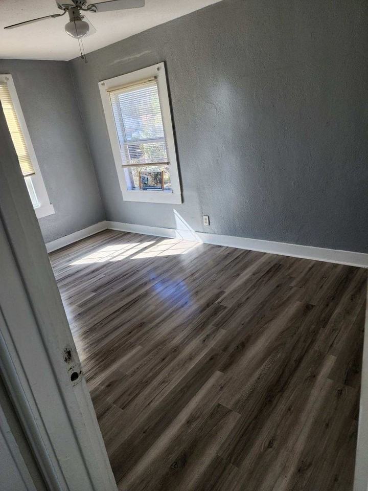 2652 Lawrence St - Photo 3 of 6