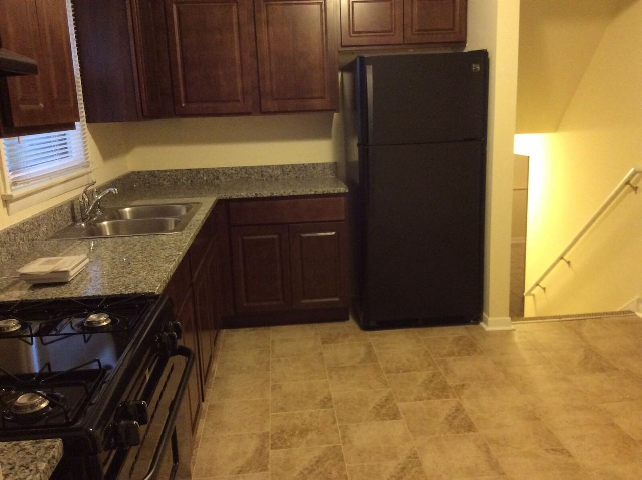 840 W Manor Ct - Photo 3 of 14