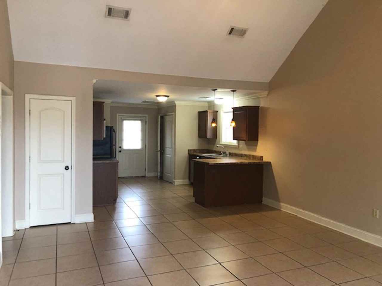 1684 Gun Club Rd - Photo 5 of 9