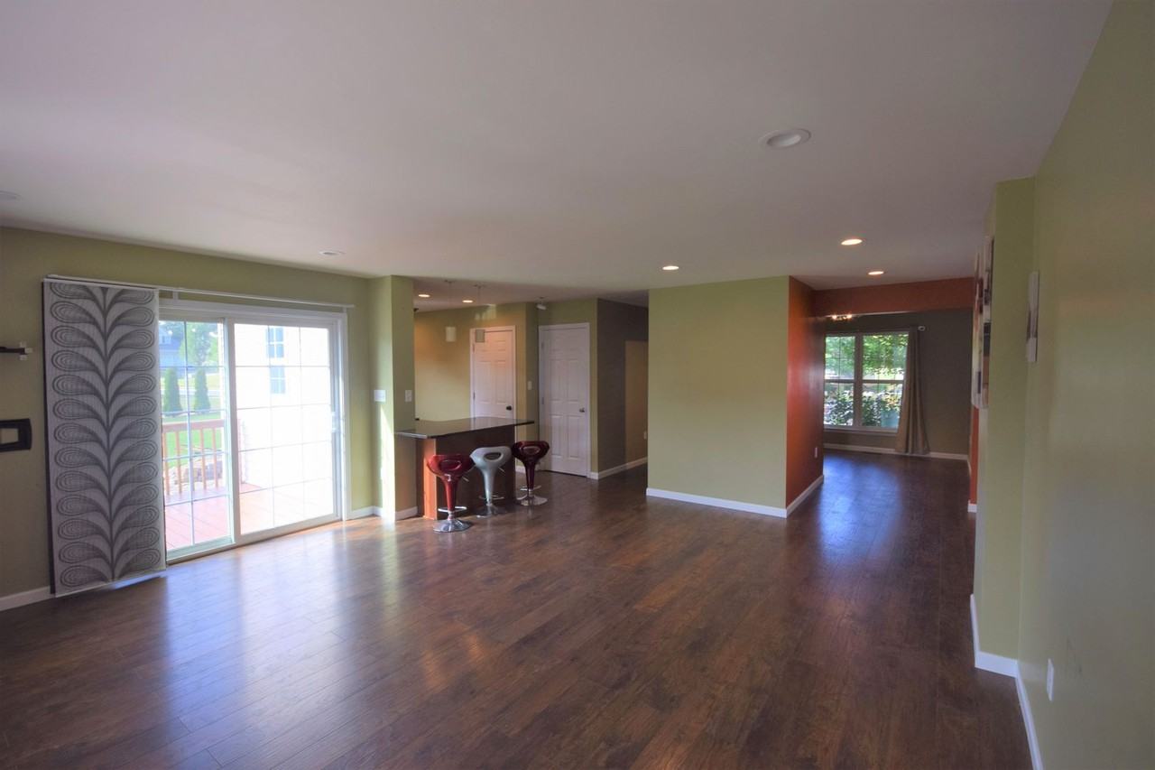 126 Farmington Ln - Photo 2 of 16