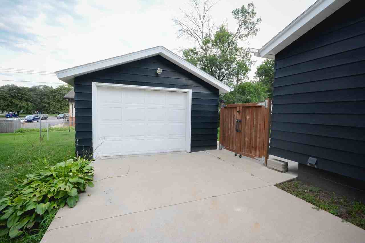 2829 17th Ave Nw - Photo 2 of 21