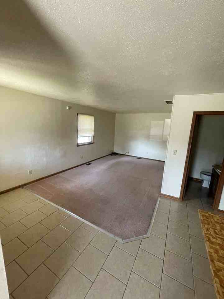 729 4th St - Photo 2 of 10