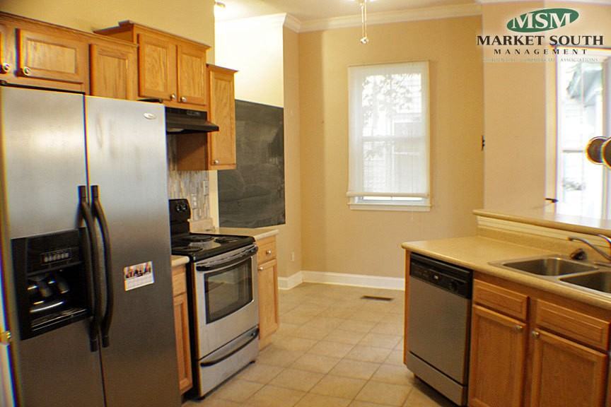 727 E Henry St - Photo 2 of 15