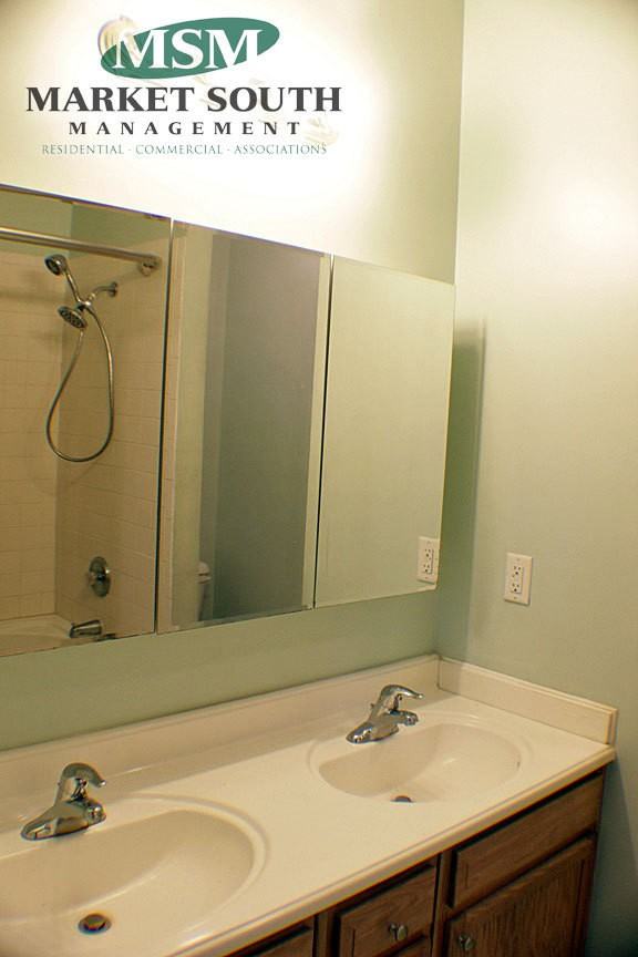 727 E Henry St - Photo 7 of 15