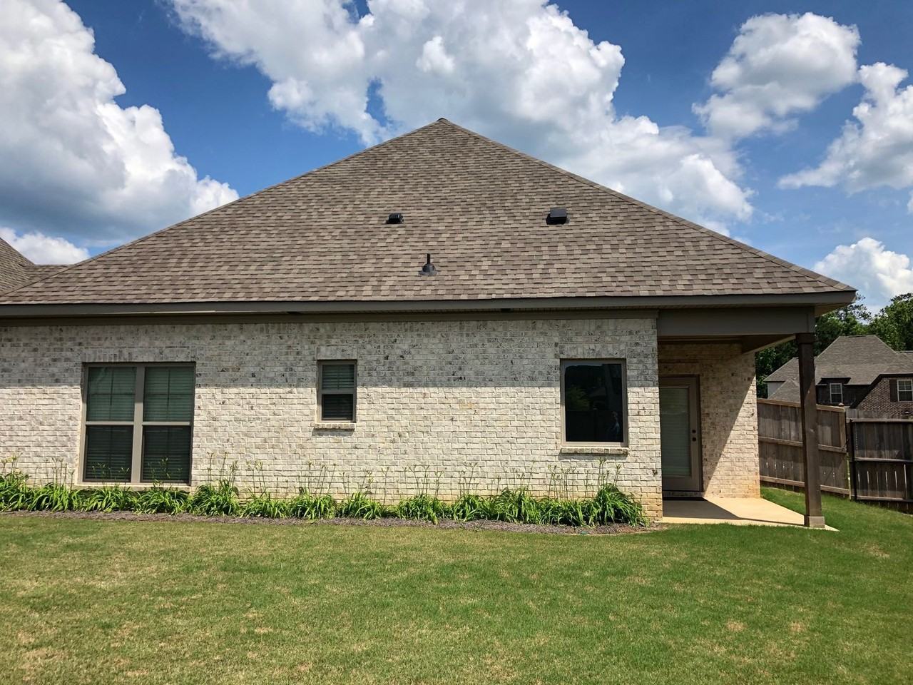 2371 Mimms Ln - Photo 2 of 23