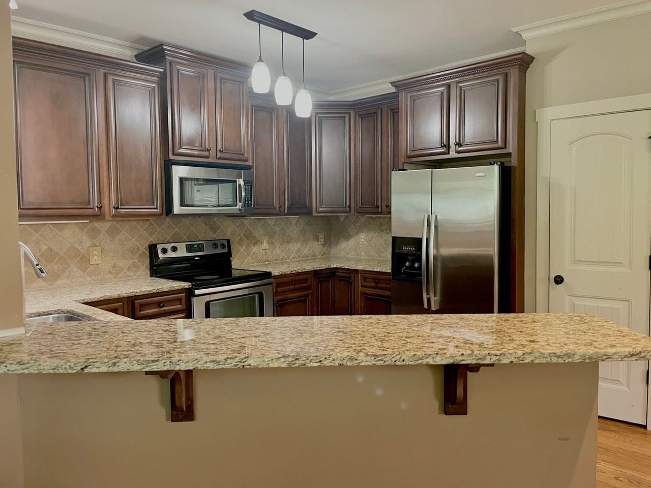253 Solamere Ln - Photo 3 of 33