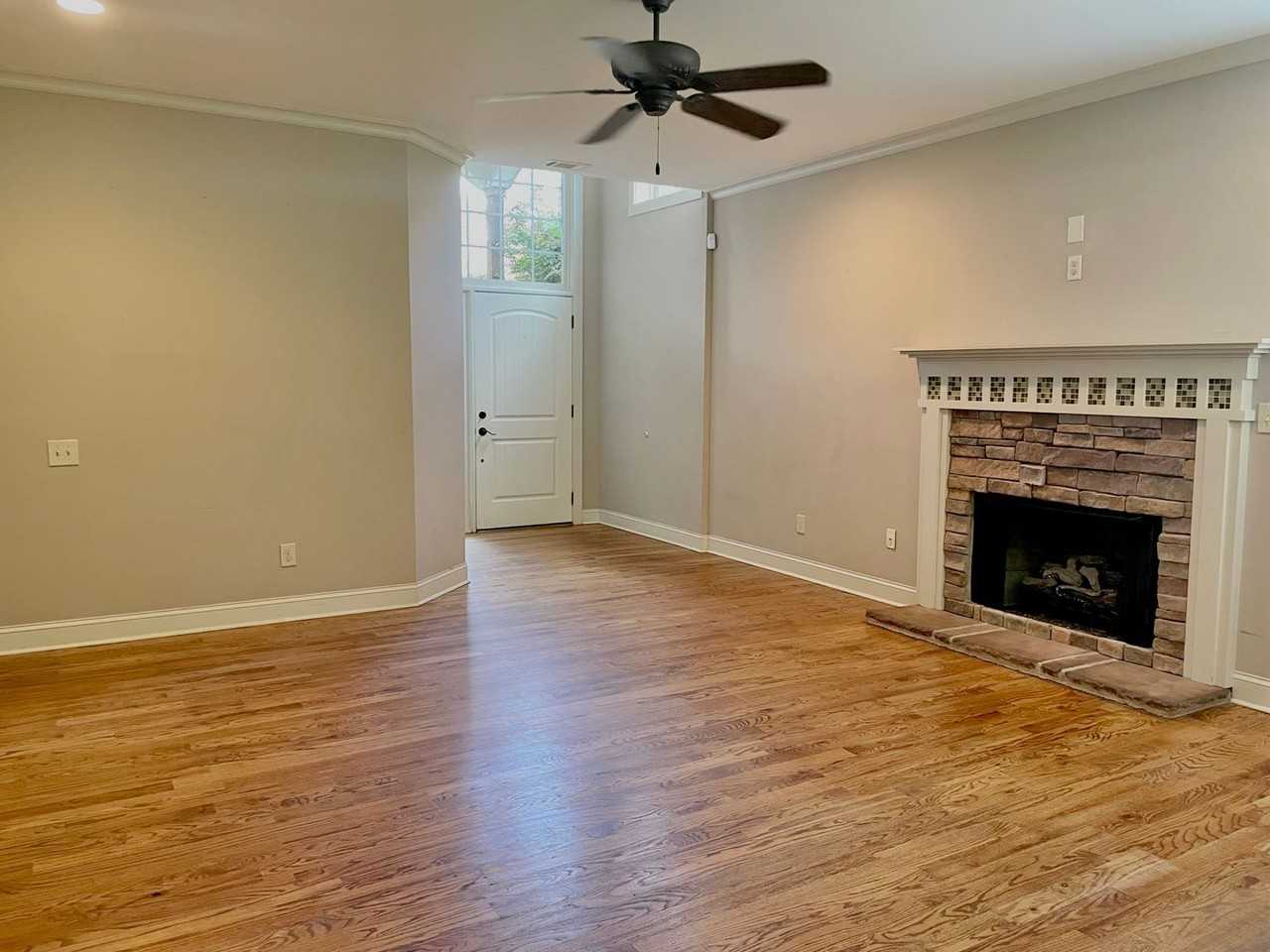 253 Solamere Ln - Photo 4 of 33