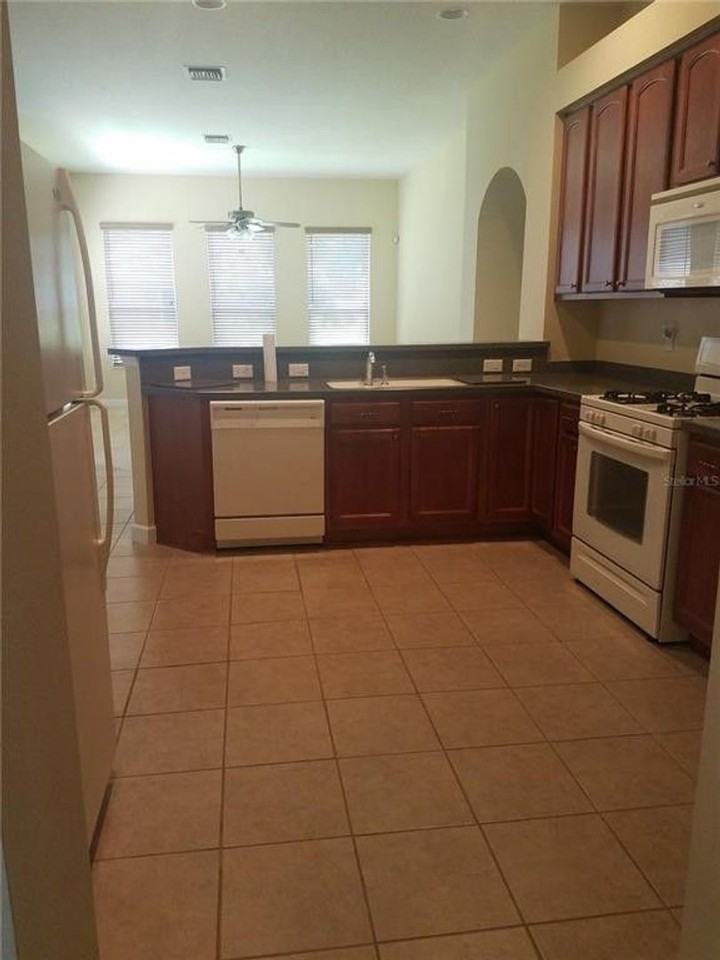 3033 Plymouth Rock Cir - Photo 6 of 17