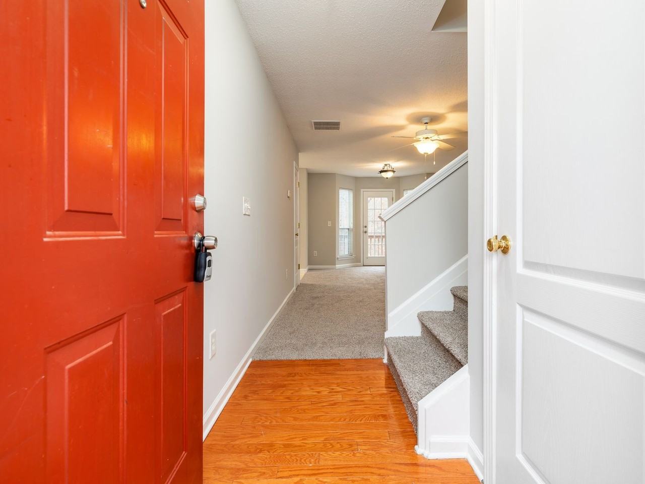 427 Red Coat Ln - Photo 3 of 23